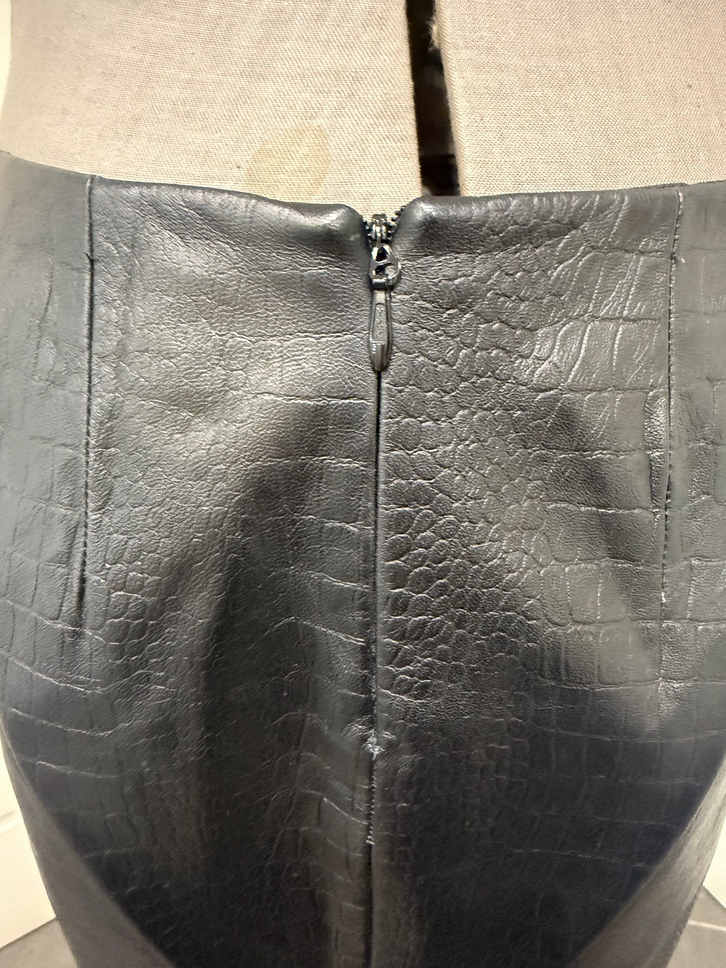 Laundry by Shelli Segal Croc effect Lamb Leather Skirt, Black, 10 US