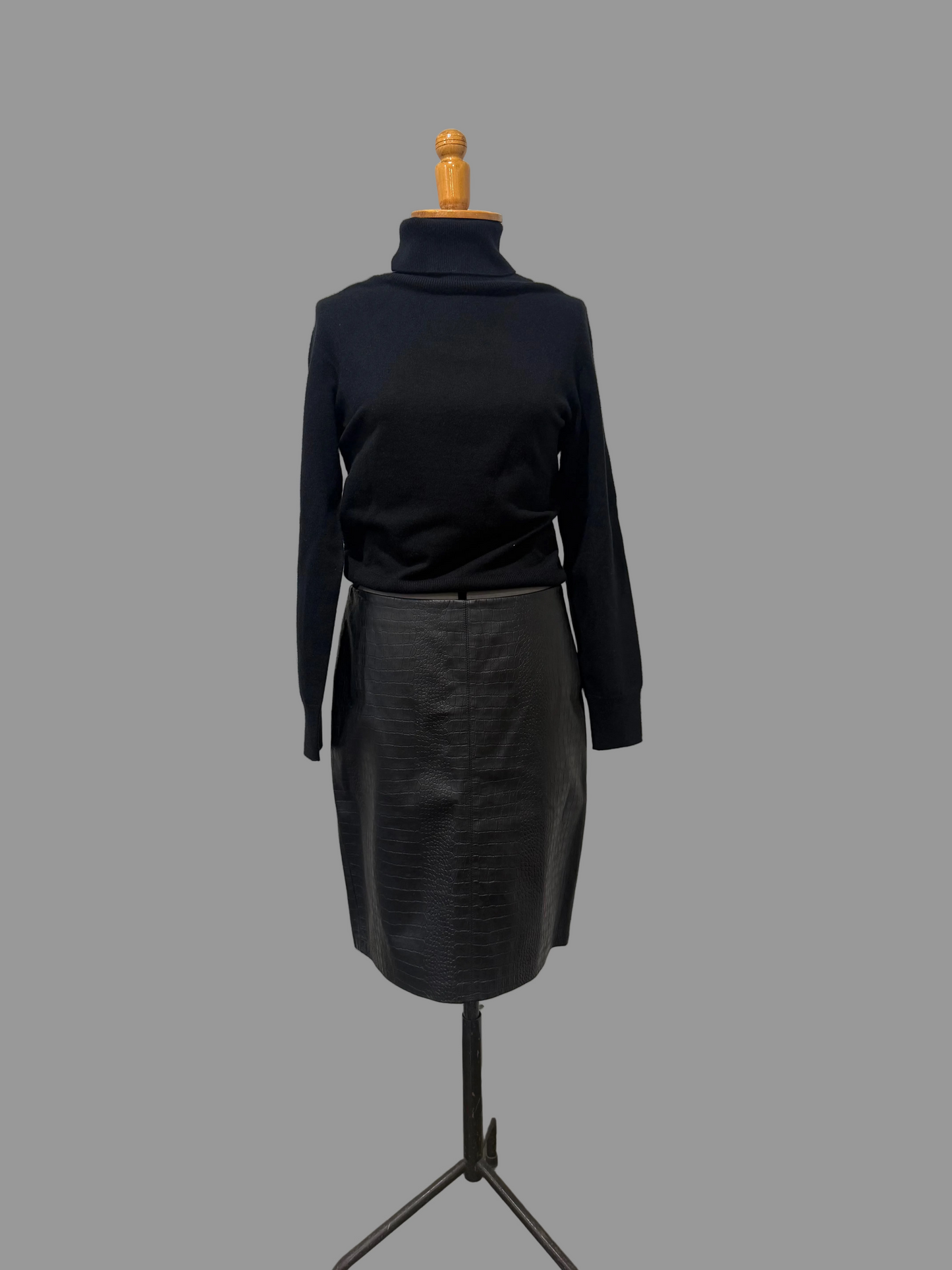 Laundry by Shelli Segal Croc effect Lamb Leather Skirt, Black, 10 US