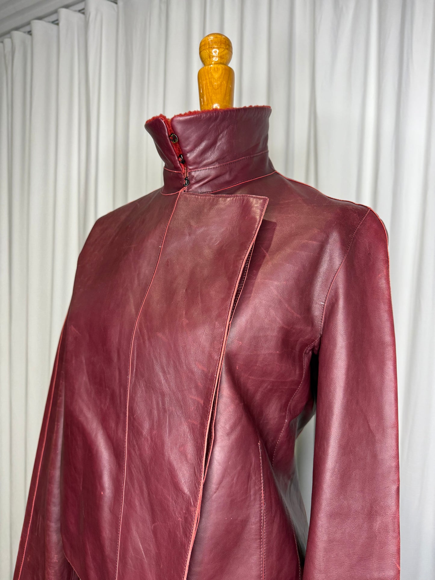 Calvin Klein Collection F/W 2000 Runway Burgundy Leather Jacket with Fur Collar