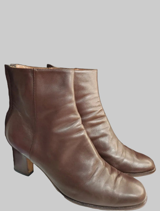 Calvin Klein Collection early/mid 1990s Brown heeled boots